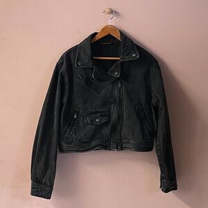 Forever 21 Black Washed Cropped Denim Moto Jacket Size L EUC